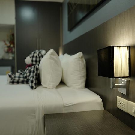 At Sakon Hotel Саконнакхон Екстер'єр фото
