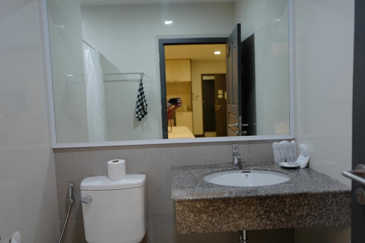 At Sakon Hotel Саконнакхон Екстер'єр фото